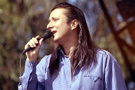what is steve perry doing